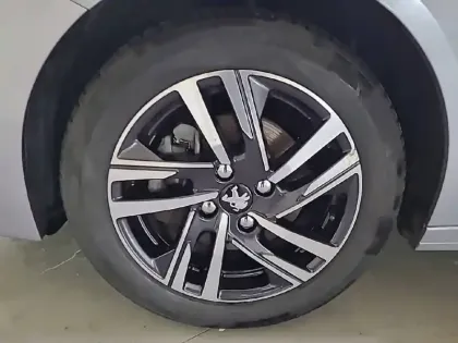 Photo 12 Peugeot 208  PureTech 100 S&S BVM6