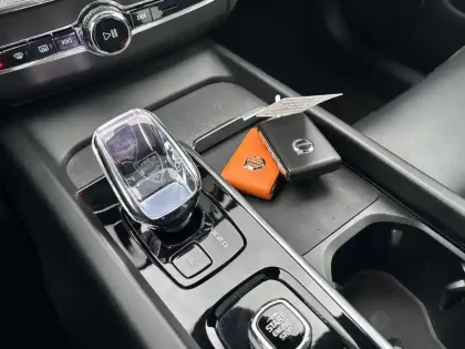 Photo 11 Volvo Xc60  T8 AWD Hybride rechargeable 310 ch+145 ch Geartronic 8