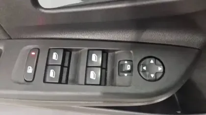 Photo 16 Opel Corsa  Electrique 136 ch & Batterie 50 kw/h