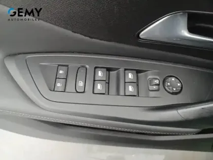 Photo 27 Peugeot 308  PureTech 130ch S&S EAT8