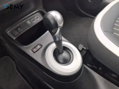 Photo 15 Renault Twingo  III Achat Intégral - 21