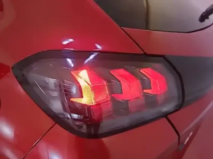 Photo 16 Peugeot 208  Electrique 50 kWh 136ch