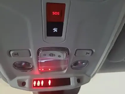 Photo 25 Peugeot 208  Electrique 50 kWh 136ch