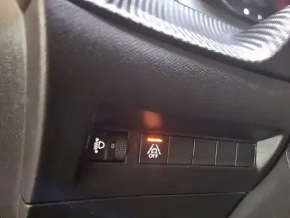 Photo 29 Peugeot 208  Electrique 50 kWh 136ch