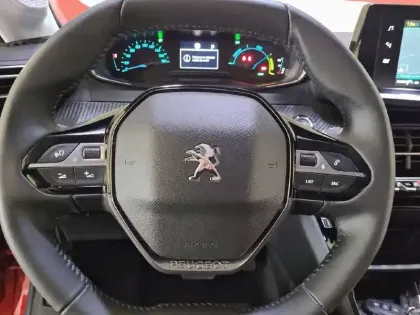 Photo 8 Peugeot 208  Electrique 50 kWh 136ch