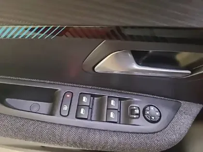 Photo 30 Peugeot 208  Electrique 50 kWh 136ch