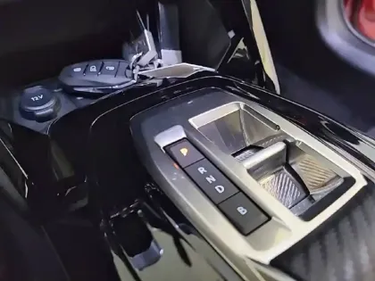 Photo 13 Peugeot 208  Electrique 50 kWh 136ch