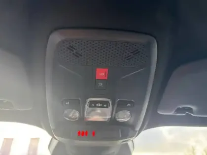 Photo 17 Peugeot 2008  Hybrid 145 e-DCS6