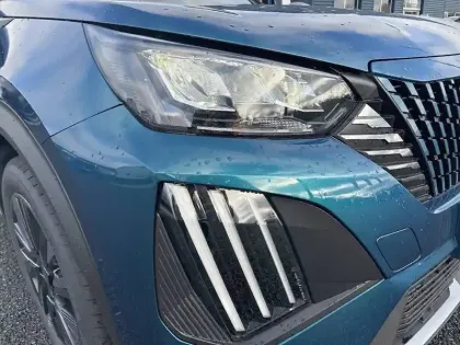 Photo 15 Peugeot 2008  Hybrid 145 e-DCS6