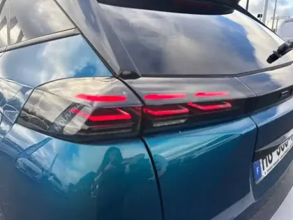 Photo 16 Peugeot 2008  Hybrid 145 e-DCS6