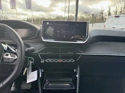 Photo 19 Peugeot 2008  Hybrid 145 e-DCS6