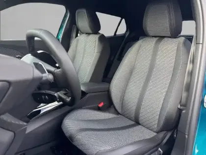 Photo 10 Peugeot 2008  Hybrid 145 e-DCS6