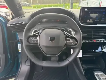 Photo 8 Peugeot 2008  Hybrid 145 e-DCS6