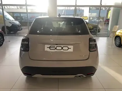 Photo 4 Fiat 600  T-Gen 3 1.2 Hybrid 110ch eDCT6