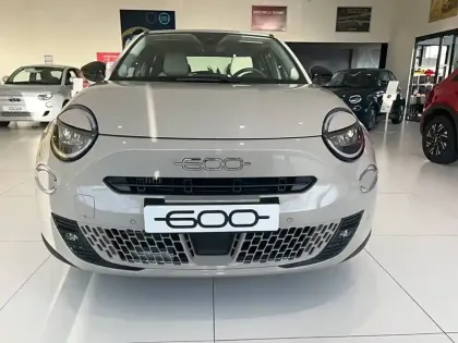 Photo 1 Fiat 600  T-Gen 3 1.2 Hybrid 110ch eDCT6