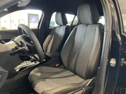 Photo 40 Peugeot 2008  Hybrid 145 e-DCS6