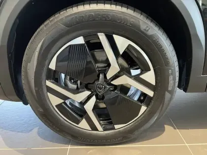 Photo 39 Peugeot 2008  Hybrid 145 e-DCS6