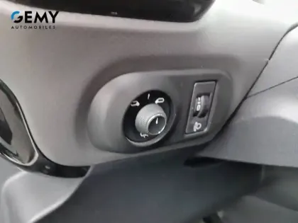 Photo 12 Citroën C4 Cactus  PureTech 130 S&S BVM6