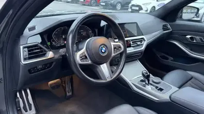 Photo 4 BMW Serie 3 Touring 330e 292 ch BVA8