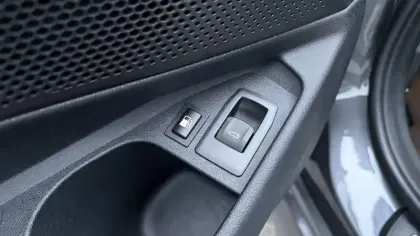 Photo 15 BMW Serie 3 Touring 330e 292 ch BVA8