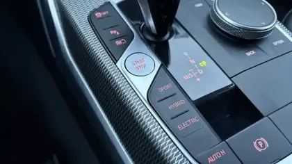 Photo 29 BMW Serie 3 Touring 330e 292 ch BVA8