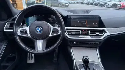 Photo 12 BMW Serie 3 Touring 330e 292 ch BVA8