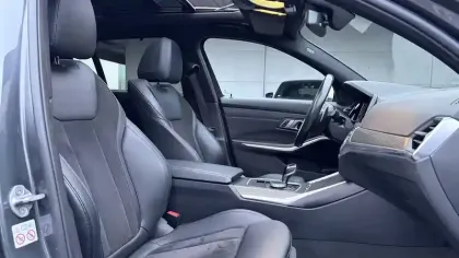 Photo 10 BMW Serie 3 Touring 330e 292 ch BVA8