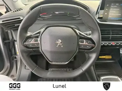 Photo 12 Peugeot 2008  PureTech 130 S&S BVM6