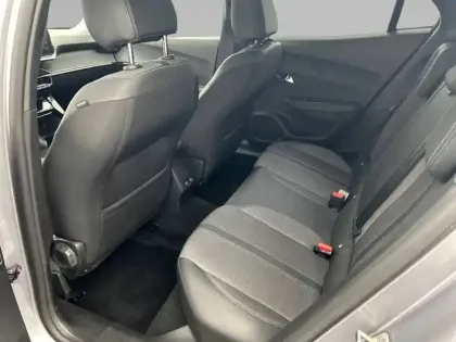 Photo 11 Peugeot 2008  PureTech 130 S&S EAT8