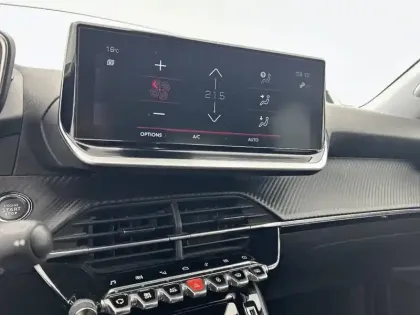 Photo 21 Peugeot 2008  PureTech 130 S&S EAT8