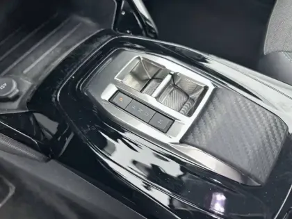 Photo 13 Peugeot 2008  PureTech 130 S&S EAT8