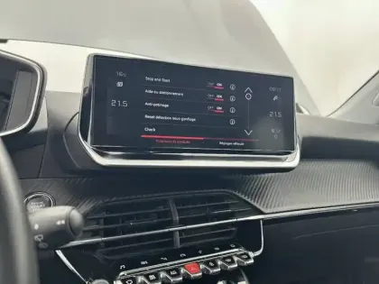 Photo 19 Peugeot 2008  PureTech 130 S&S EAT8