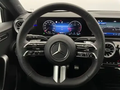 Photo 55 Mercedes Classe A  200 d 8G-DCT