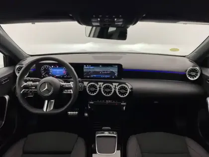 Photo 30 Mercedes Classe A  200 d 8G-DCT