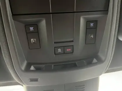 Photo 33 Peugeot 3008  Electrique 210 ch 73 kWh