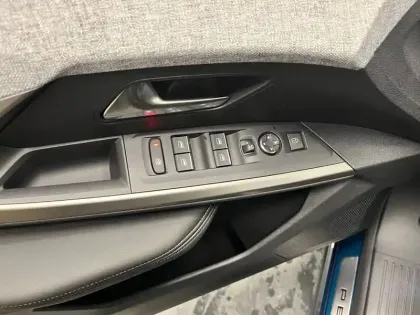 Photo 24 Peugeot 3008  Electrique 210 ch 73 kWh