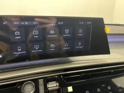 Photo 43 Peugeot 3008  Electrique 210 ch 73 kWh