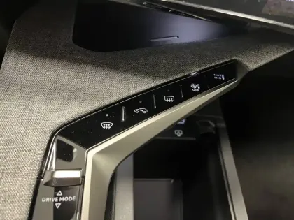 Photo 31 Peugeot 3008  Electrique 210 ch 73 kWh