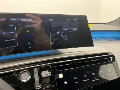 Photo 49 Peugeot 3008  Electrique 210 ch 73 kWh