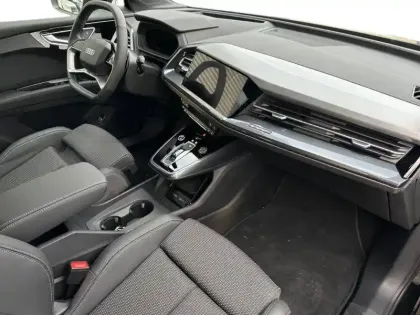 Photo 8 Audi Q4  e-tron Sportback 45 285 ch 82 kWh