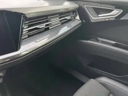 Photo 32 Audi Q4  e-tron Sportback 45 285 ch 82 kWh