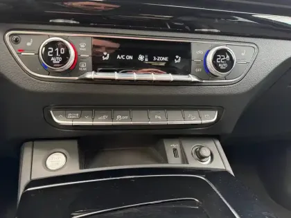 Photo 17 Audi Q5  Sportback 55 TFSIe 367 S tronic 7 Quattro