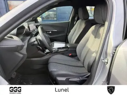 Photo 8 Peugeot 2008  PureTech 130 S&S EAT8