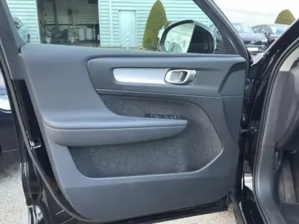 Photo 11 Volvo Xc40  T2 129 ch Geartronic 8