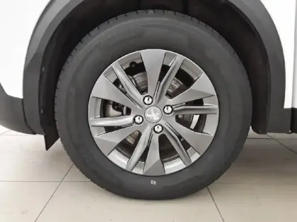 Photo 12 Peugeot 2008  Electrique 136 ch