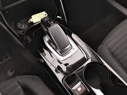 Photo 13 Peugeot 2008  Electrique 136 ch