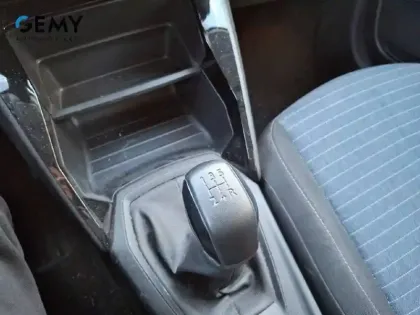 Photo 14 Peugeot 208  PureTech 75 S&S BVM5