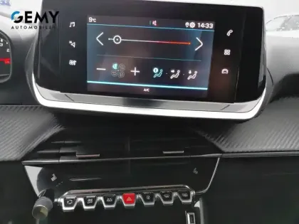 Photo 11 Peugeot 208  PureTech 100 S&S BVM6