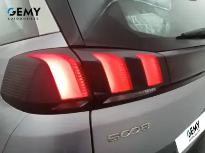 Photo 19 Peugeot 5008  PureTech 130ch S&S EAT8