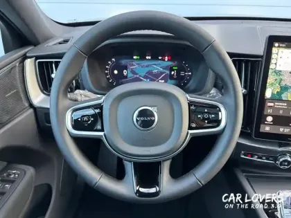 Photo 8 Volvo Xc60  T6 AWD Hybride rechargeable 253 ch+145 ch Geartronic 8